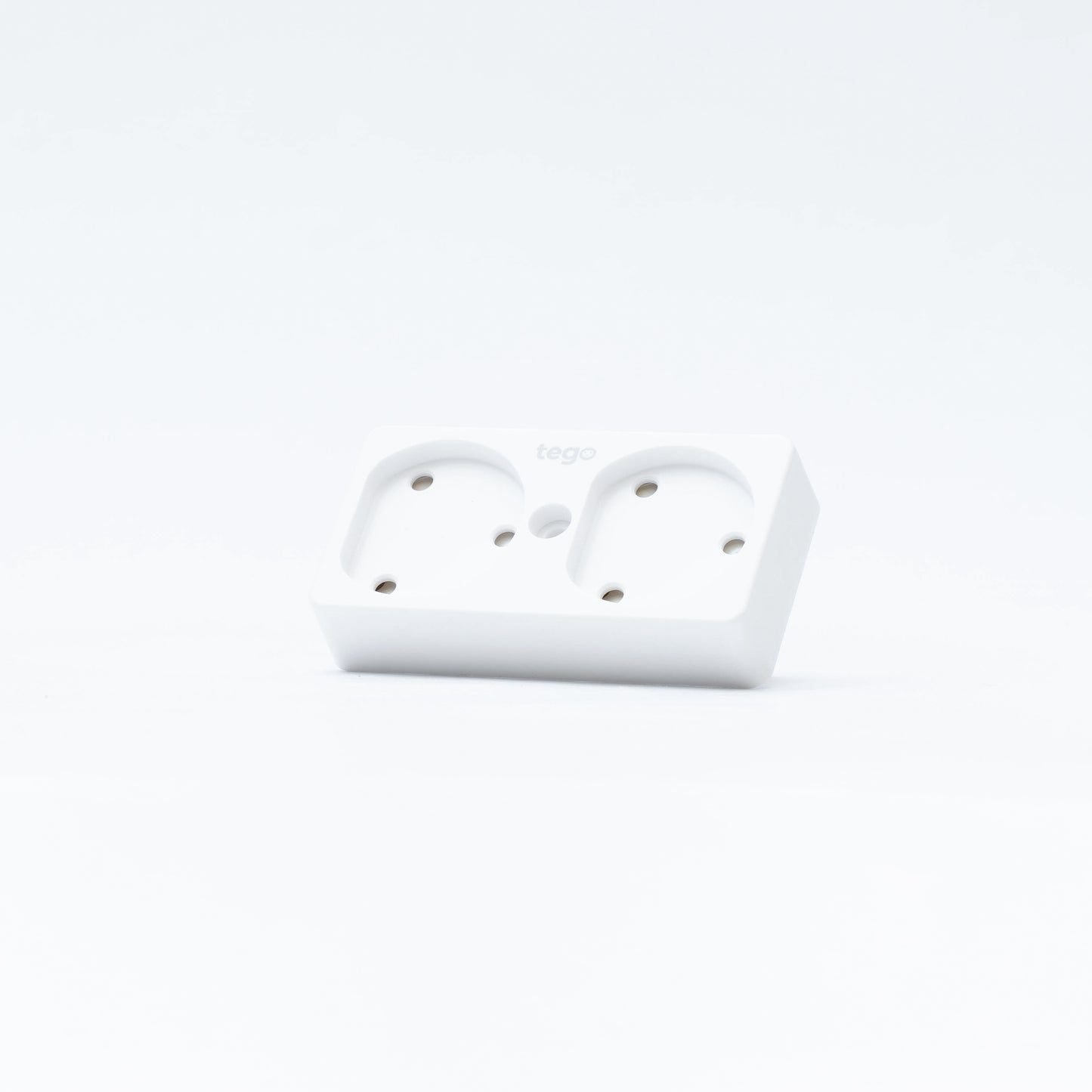 Tego Single Safety Outlet